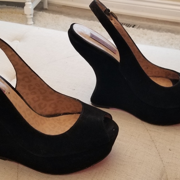 Shoes - Picture 4 of 4